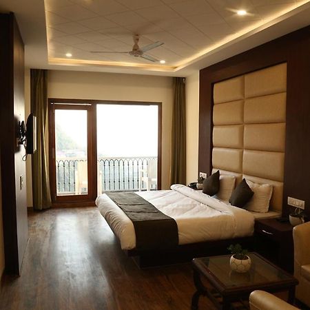 Shining Hills Hotel Mussoorie Eksteriør billede