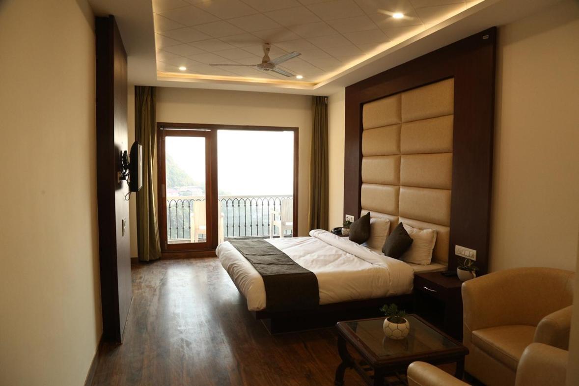 Shining Hills Hotel Mussoorie Eksteriør billede
