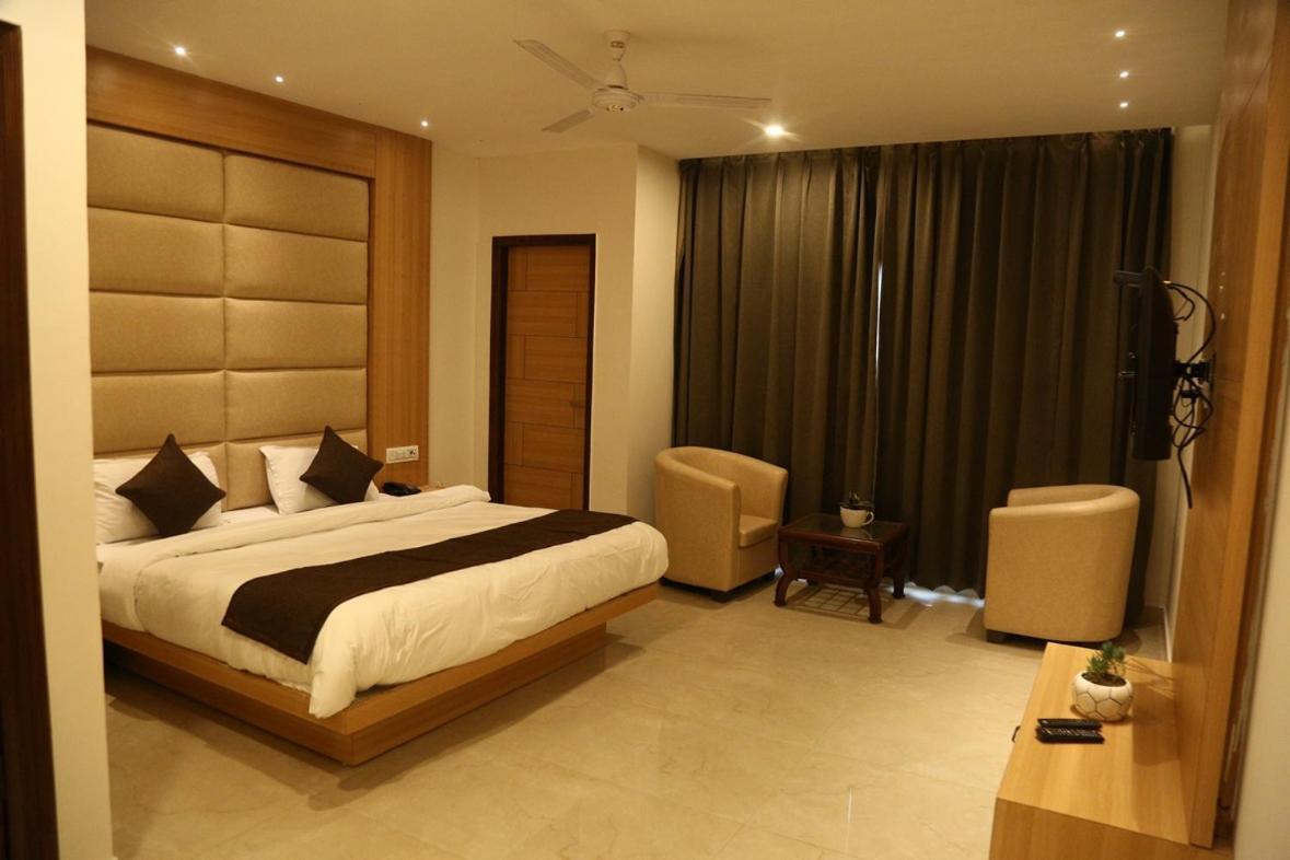Shining Hills Hotel Mussoorie Eksteriør billede