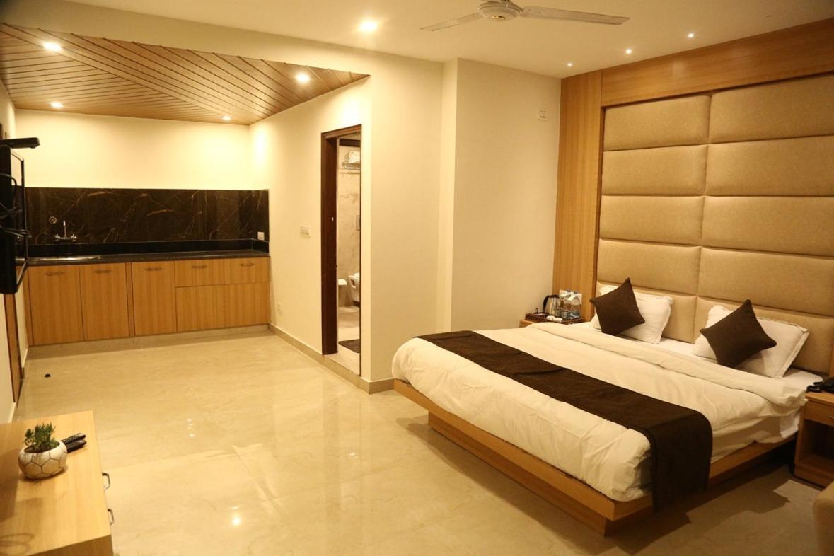 Shining Hills Hotel Mussoorie Eksteriør billede